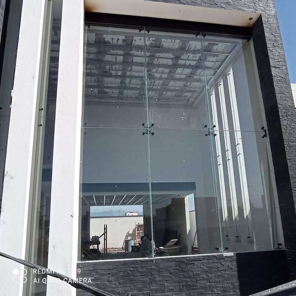 Cancelería de aluminio para negocios en Querétaro