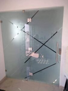 Puertas de vidrio para negocios modernos en Querétaro