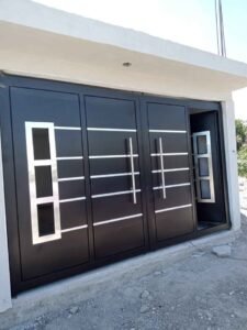Portones abatibles de aluminio en Querétaro
