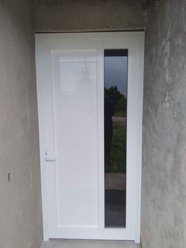 Fabricación e Instalación de Puertas de Aluminio en Querétaro