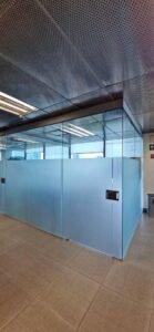 Puertas de cristal para entradas modernas en Querétaro